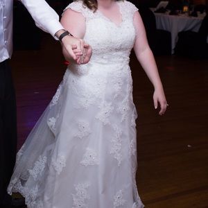 David’s Bridal Ivory Wedding Dress